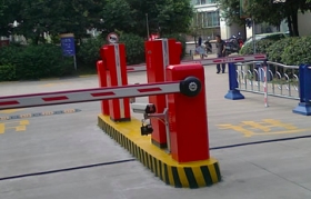 保利小區(qū)停車場<